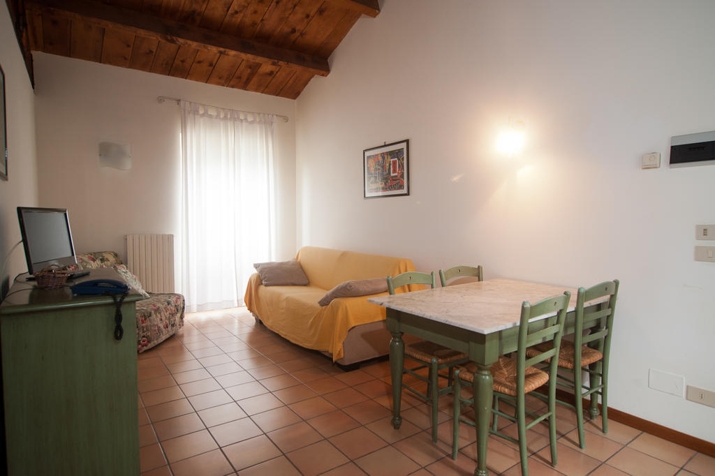 Valcastagno Relais & Residence Сироло Номер фото